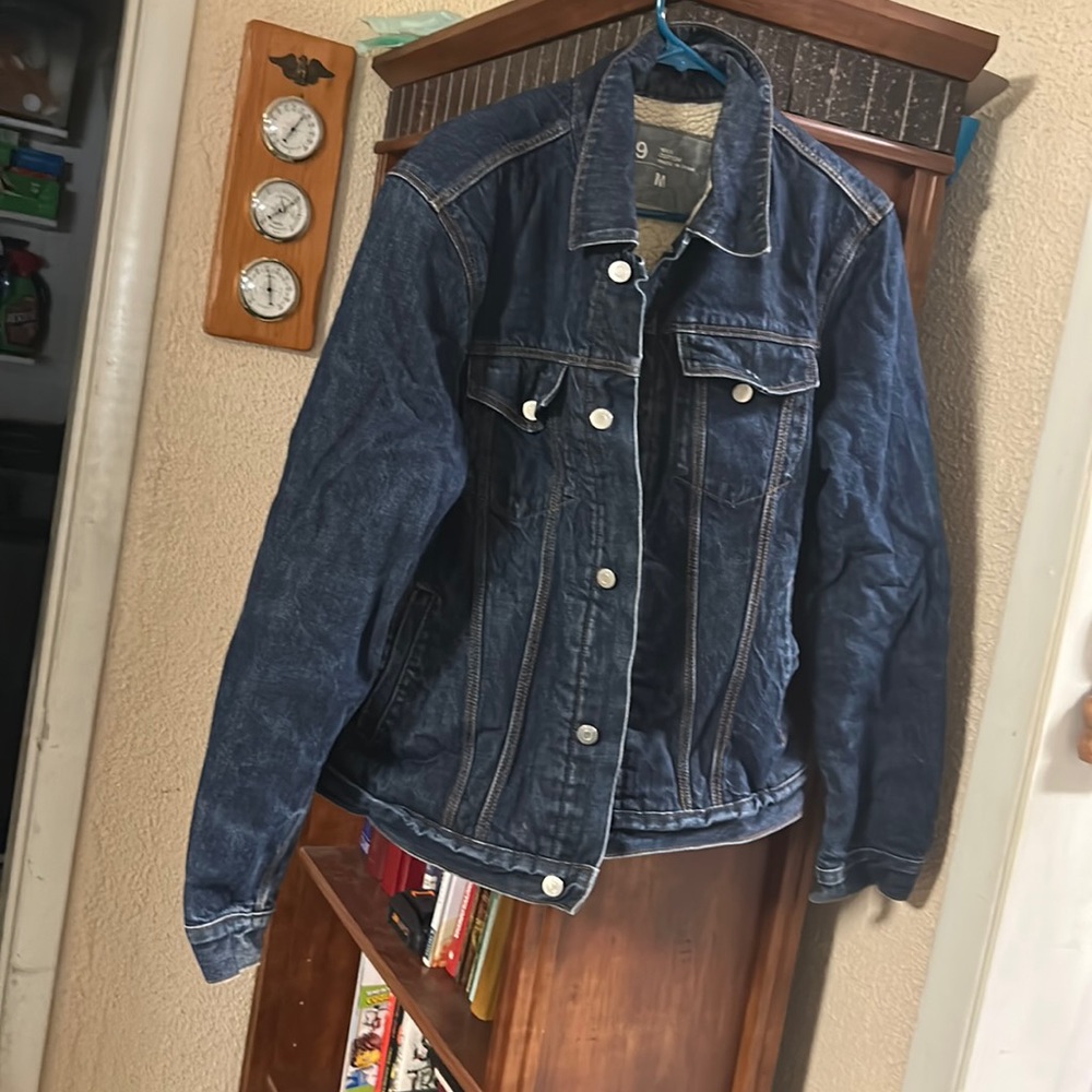 Gap 1969 in excellent condition. Size medium